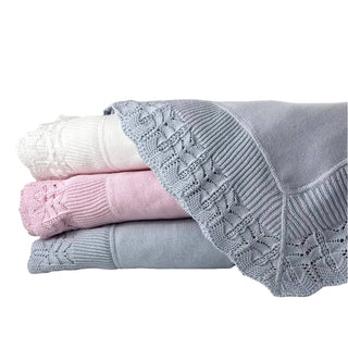 Baby Blanket with Scallop Lace Border: White