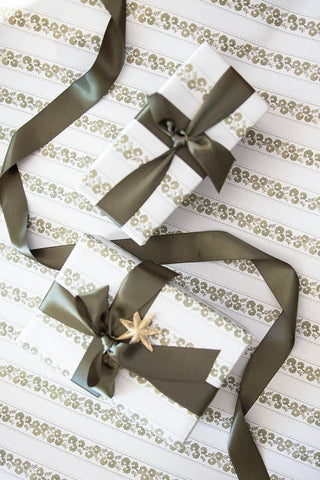 'Garland' wrapping paper roll