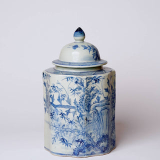 Blue and White Porcelain Spirit Stone Ribbed Lidded Jar