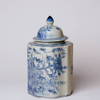Blue and White Porcelain Spirit Stone Ribbed Lidded Jar