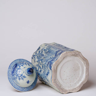 Blue and White Porcelain Spirit Stone Ribbed Lidded Jar