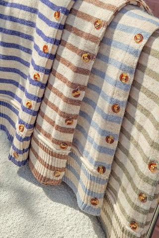 SMALL STRIPED PATTERN BUTTON FRONT CARDIGAN: BLUE/OAT/GREY