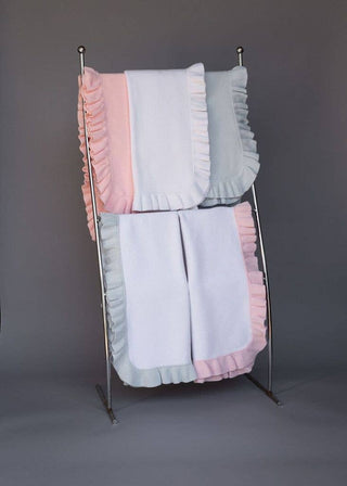 Jersey Knitted Ruffle Blanket: White/Pink